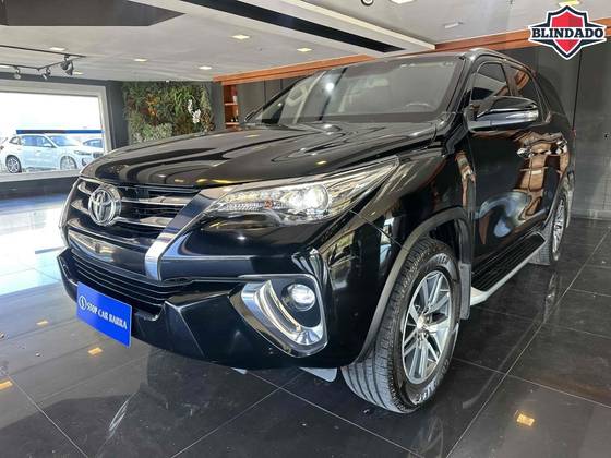 TOYOTA HILUX SW4 2.8 SRX 4X4 7 LUGARES 16V TURBO INTERCOOLER DIESEL 4P AUTOMÁTICO
